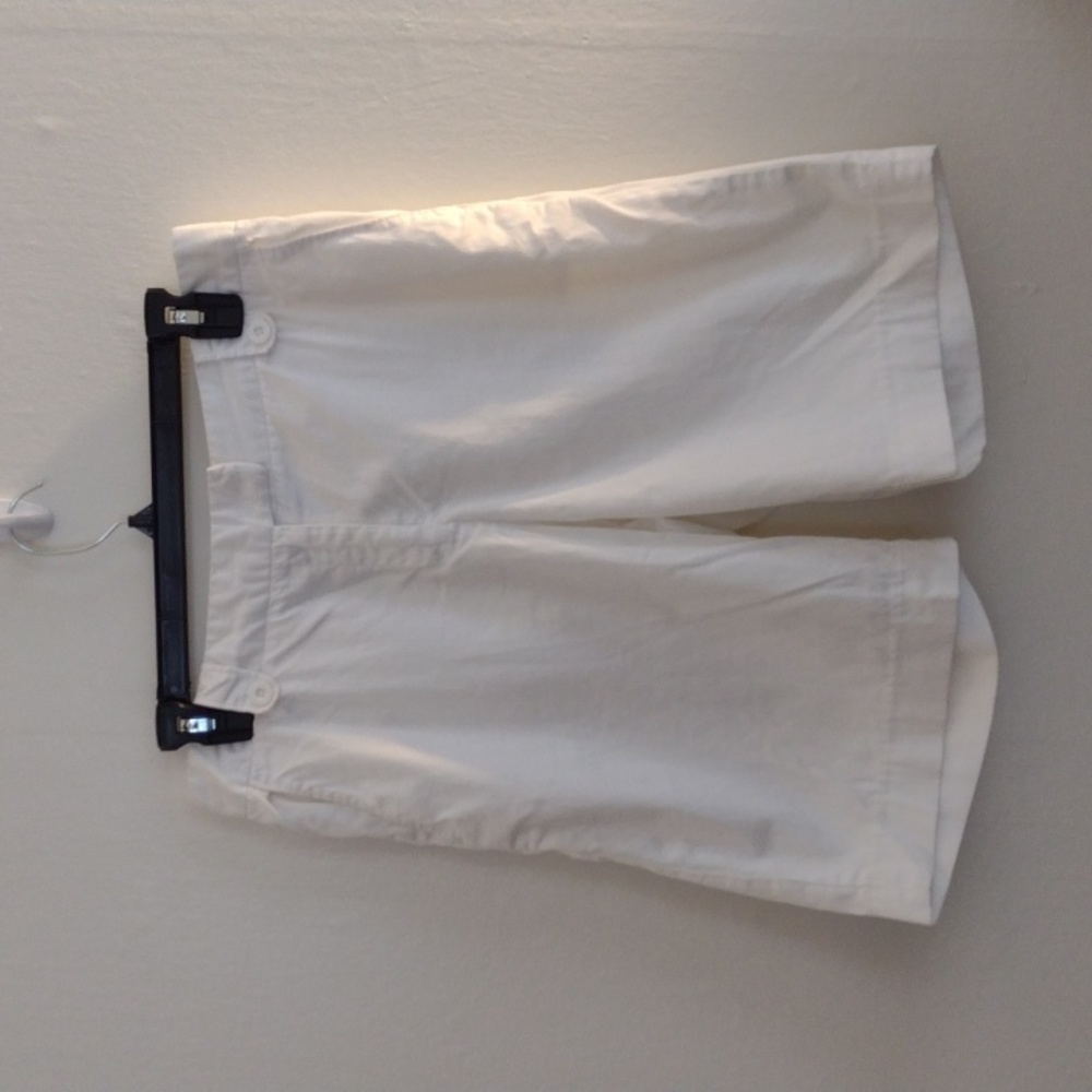 Studio G White Stretch Cotton Bermuda Shorts Size 8